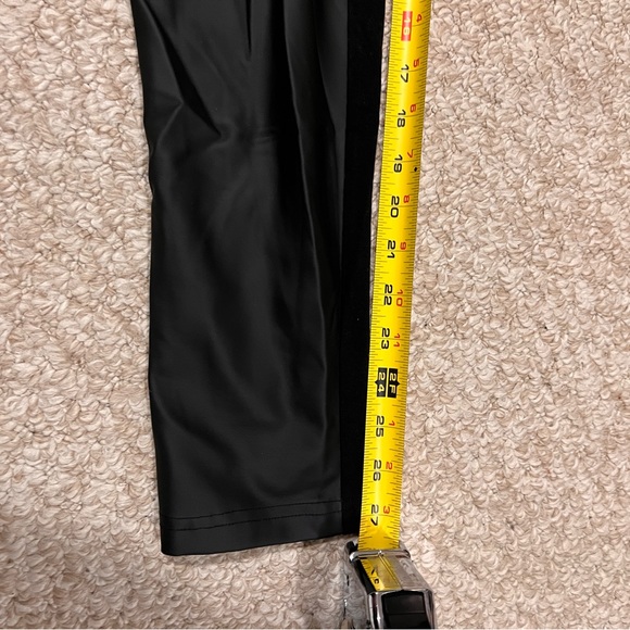 The Gap - faux leather in front leggings size med - Picture 5 of 7